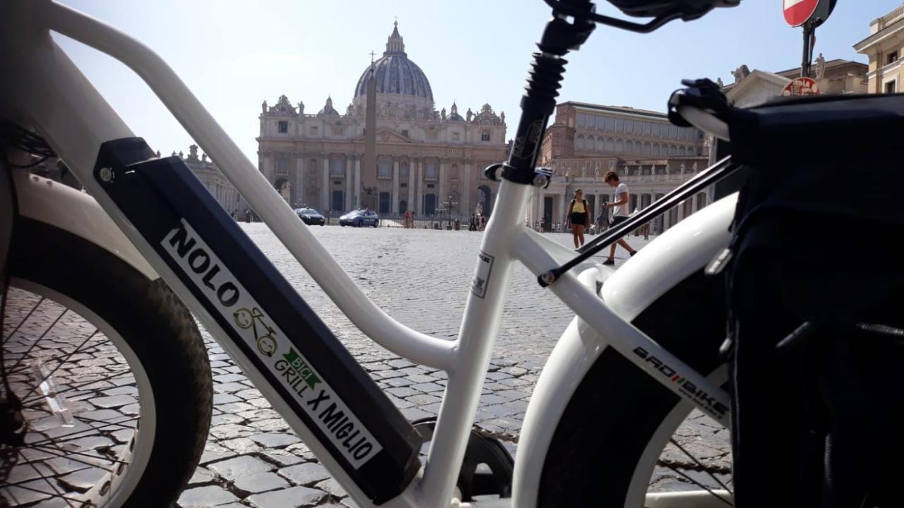 Bici Grill Decimo Miglio Aeroporto Ciampino Francigena Country House Exterior photo